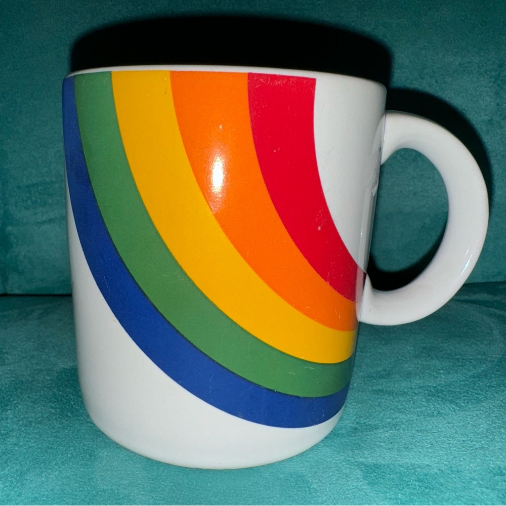 Vintage 1984 Rainbow Mug 🌈